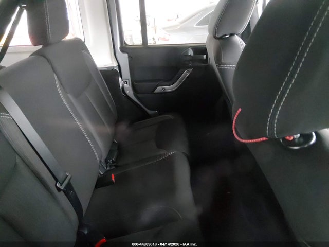 44869018 :رقم المزاد ، 1C4BJWEG2FL512784 vin ، 2015 Jeep Wrangler Unlimited Sahara مزاد بيع