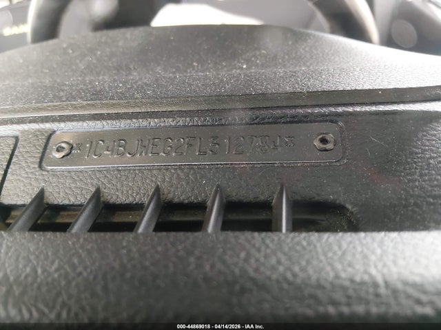 44869018 :رقم المزاد ، 1C4BJWEG2FL512784 vin ، 2015 Jeep Wrangler Unlimited Sahara مزاد بيع