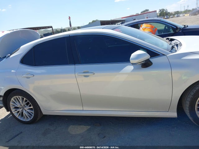 Продаж на аукціоні авто 2020 Toyota Camry Xle, vin: 4T1F11AK5LU939683, номер лоту: 44869070