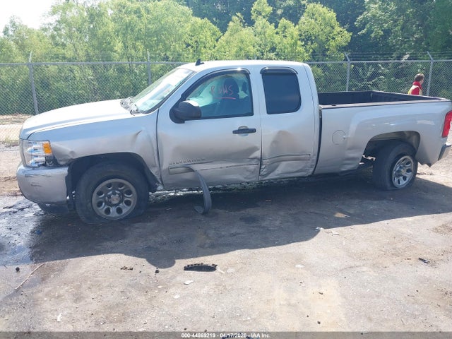 2011 Chevrolet Silverado 1500 Ls მანქანა იყიდება აუქციონზე, vin: 1GCRCREA6BZ380738, აუქციონის ნომერი: 44869219