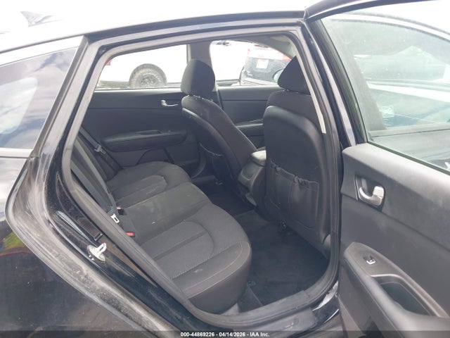 Продажа на аукционе авто 2018 Kia Optima Lx, vin: 5XXGT4L38JG268751, номер лота: 44869226