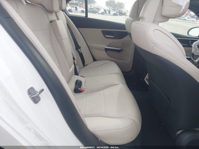 Mercedes-Benz C 300 2024 W1KAF4HB3RR165958 Image 8
