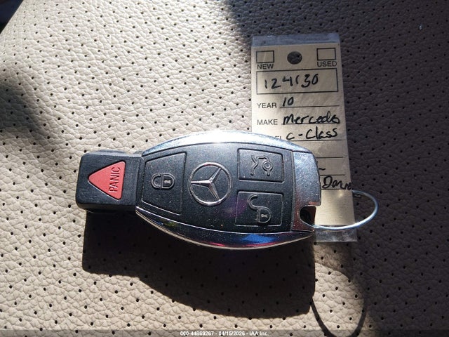 2010 Mercedes-benz C 300 მანქანა იყიდება აუქციონზე, vin: WDDGF8BBXAR124130, აუქციონის ნომერი: 44869267