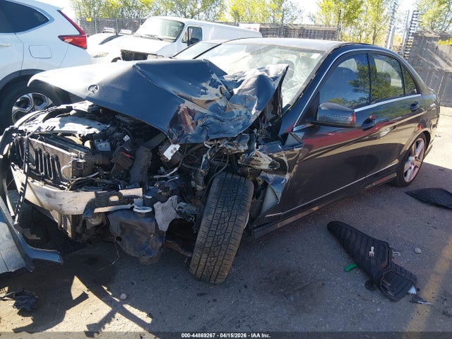 2010 Mercedes-benz C 300 მანქანა იყიდება აუქციონზე, vin: WDDGF8BBXAR124130, აუქციონის ნომერი: 44869267