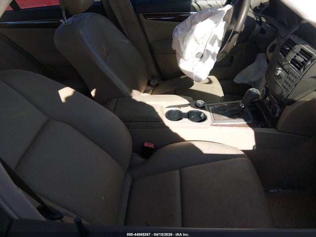 2010 Mercedes-benz C 300 მანქანა იყიდება აუქციონზე, vin: WDDGF8BBXAR124130, აუქციონის ნომერი: 44869267