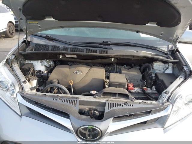 5TDYZ3DC7KS014783 Toyota Sienna Xle Premium 8 Passenger