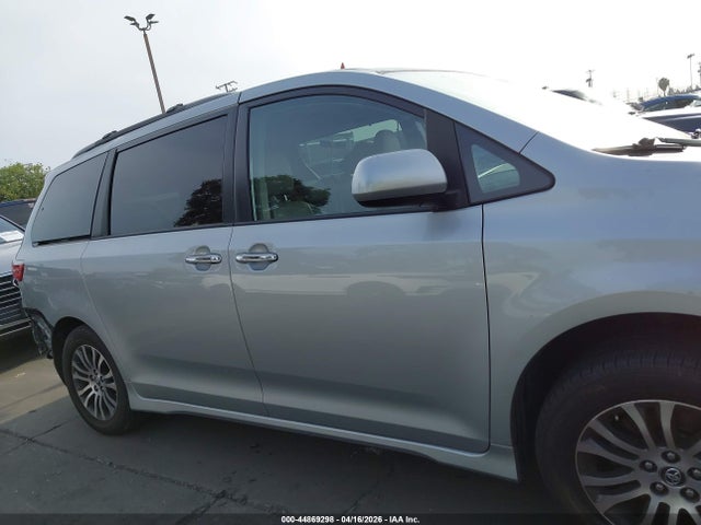 5TDYZ3DC7KS014783 Toyota Sienna Xle Premium 8 Passenger