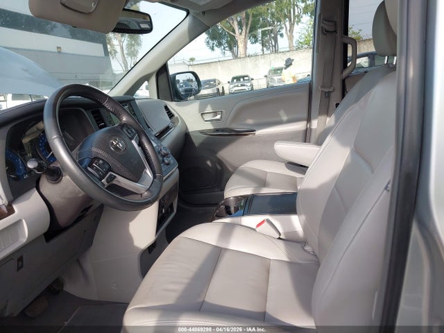 5TDYZ3DC7KS014783 Toyota Sienna Xle Premium 8 Passenger