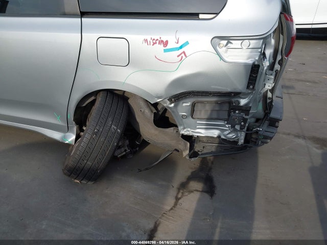 5TDYZ3DC7KS014783 Toyota Sienna Xle Premium 8 Passenger