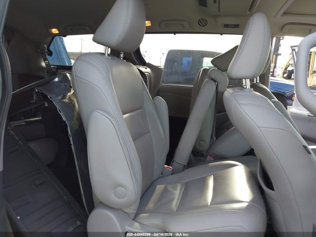 5TDYZ3DC7KS014783 Toyota Sienna Xle Premium 8 Passenger