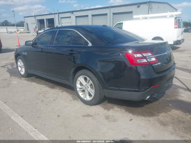 Ford TAURUS SE 2018 1FAHP2D88JG132173 Image 3