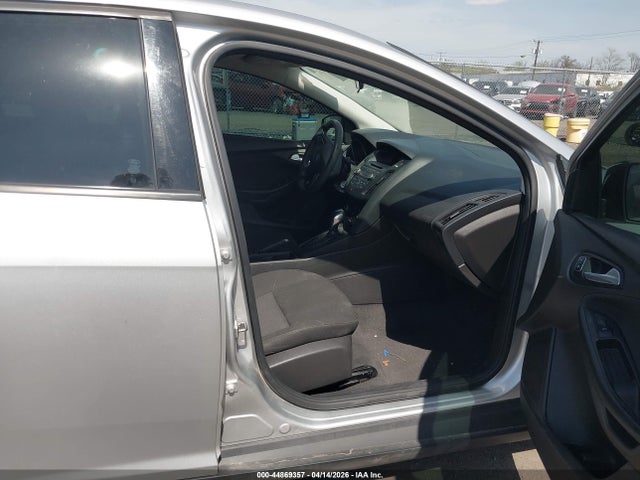 44869357 :رقم المزاد ، 1FADP3F20FL282631 vin ، 2015 Ford Focus Se مزاد بيع