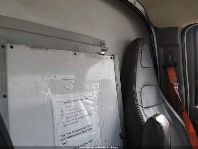 44869382 :رقم المزاد ، 1GD37RCF8H1163252 vin ، 2017 Gmc Savana Cutaway Work Van مزاد بيع