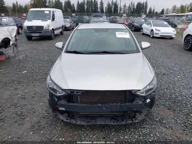 5NPD84LFXJH331142 Hyundai ELANTRA SEL