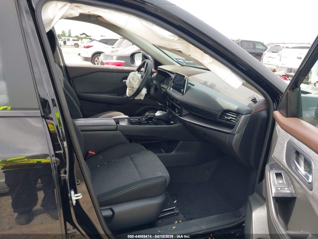 44869474 :رقم المزاد ، 5N1BT3BA8PC910751 vin ، 2023 Nissan Rogue Sv Fwd مزاد بيع