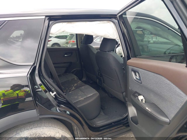 44869474 :رقم المزاد ، 5N1BT3BA8PC910751 vin ، 2023 Nissan Rogue Sv Fwd مزاد بيع