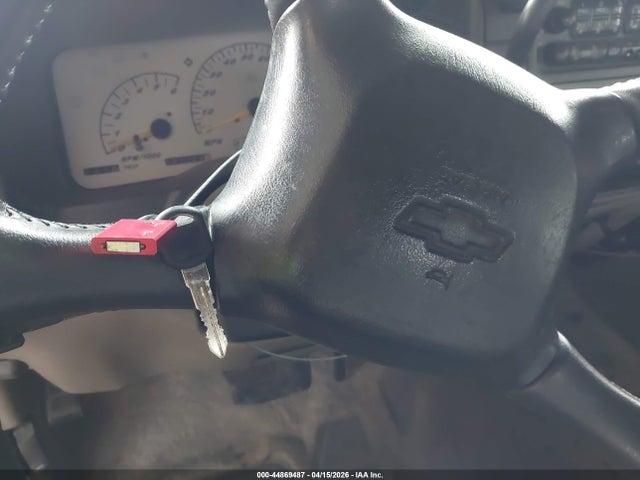 44869487 :رقم المزاد ، 1GKEC13R0XJ777221 vin ، 1999 Gmc Yukon Slt مزاد بيع