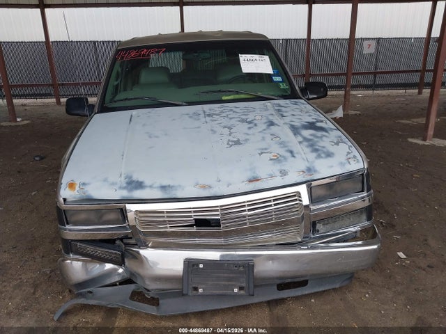 44869487 :رقم المزاد ، 1GKEC13R0XJ777221 vin ، 1999 Gmc Yukon Slt مزاد بيع