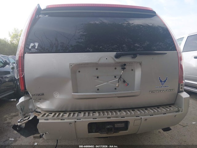 44869492 :رقم المزاد ، 1GYS4JEF6BR133550 vin ، 2011 Cadillac Escalade Esv Premium مزاد بيع