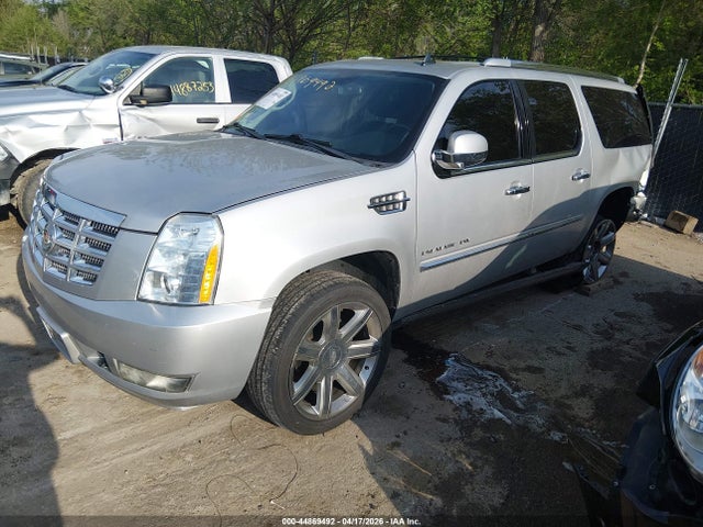 44869492 :رقم المزاد ، 1GYS4JEF6BR133550 vin ، 2011 Cadillac Escalade Esv Premium مزاد بيع