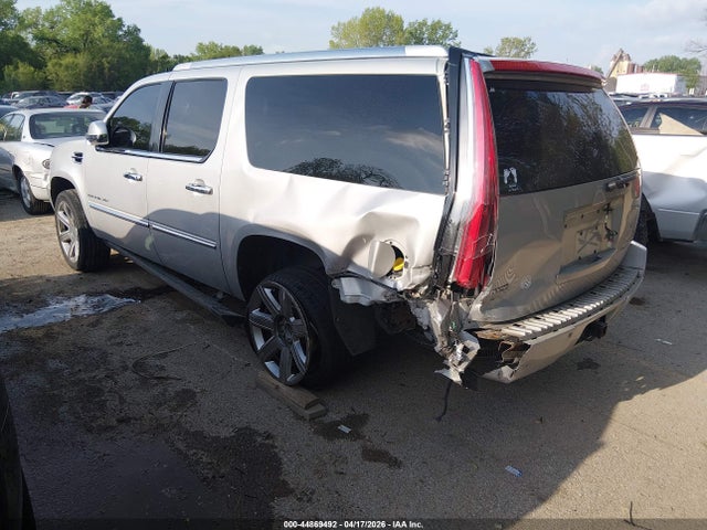 44869492 :رقم المزاد ، 1GYS4JEF6BR133550 vin ، 2011 Cadillac Escalade Esv Premium مزاد بيع