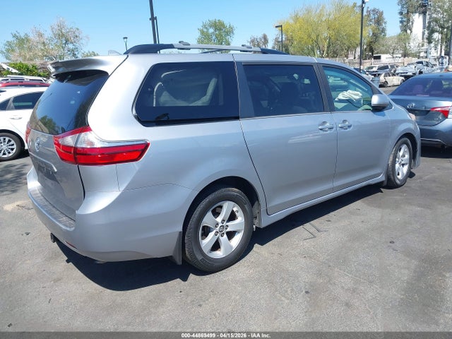 5TDKZ3DC7JS964176 Toyota Sienna Le 8 Passenger