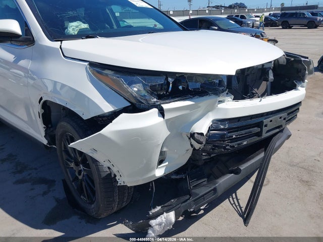 5TDKZRFH8KS553060 Toyota Highlander Se