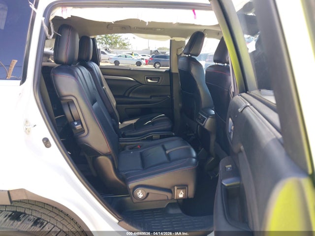 5TDKZRFH8KS553060 Toyota Highlander Se