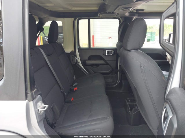 1C4HJXEN4LW281279 Jeep Wrangler Unlimited Sahara 4x4