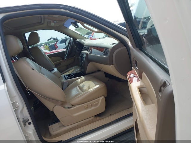 Aukcja sprzedaży 2010 Gmc Yukon Xl 1500 Slt, vin: 1GKUCKE09AR145570, numer aukcji: 44869571