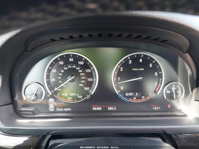 2015 Bmw 535i მანქანა იყიდება აუქციონზე, vin: WBA5B1C54FD920452, აუქციონის ნომერი: 44869576