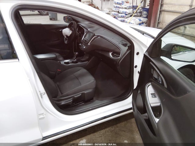 1G1ZB5ST4JF234123 Chevrolet Malibu 1ls
