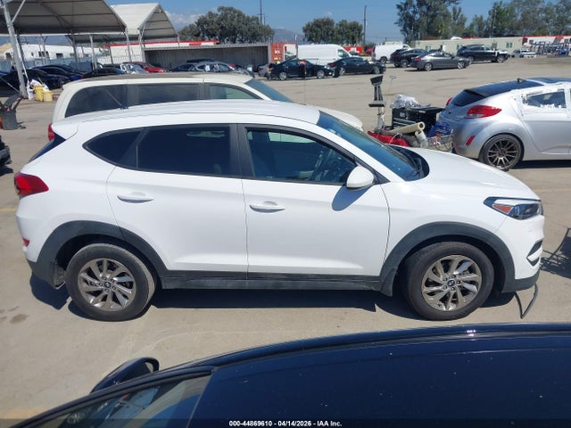 Hyundai TUCSON SE 2018 KM8J23A48JU671682 Image 12