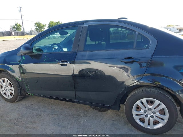 1G1JB5SH3H4148588 Chevrolet Sonic Ls Auto