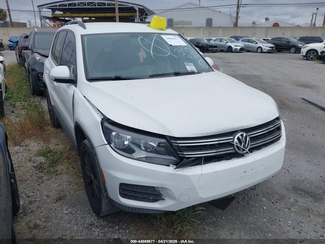 2017 VOLKSWAGEN TIGUAN WVGAV7AX0HK042559