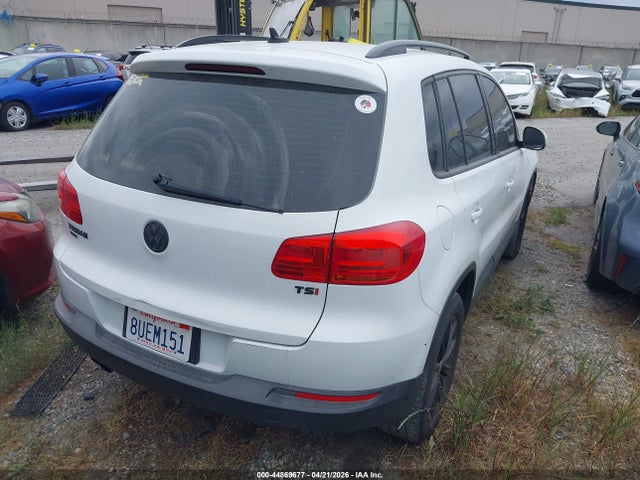 2017 VOLKSWAGEN TIGUAN WVGAV7AX0HK042559 Photo 3