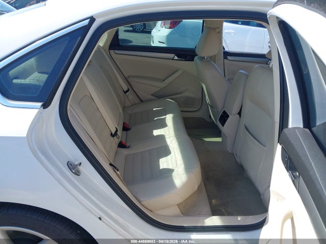 Продаж на аукціоні авто 2015 Volkswagen Passat 1.8t Se, vin: 1VWBS7A3XFC016196, номер лоту: 44869683