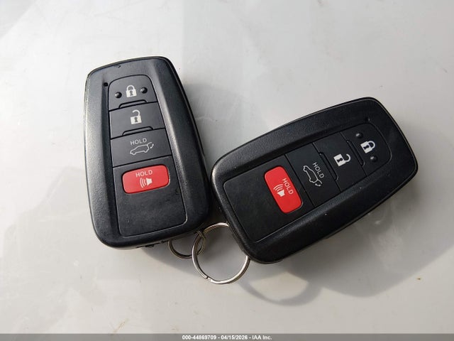 44869709 :رقم المزاد ، 5TDZZRAH2NS106234 vin ، 2022 Toyota Highlander Le مزاد بيع