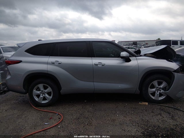 44869709 :رقم المزاد ، 5TDZZRAH2NS106234 vin ، 2022 Toyota Highlander Le مزاد بيع