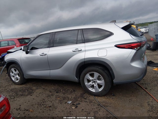 44869709 :رقم المزاد ، 5TDZZRAH2NS106234 vin ، 2022 Toyota Highlander Le مزاد بيع