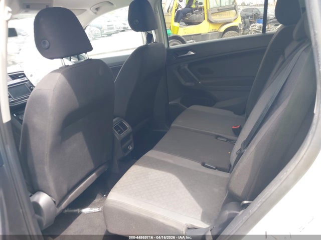 3VV1B7AX1JM185534 Volkswagen Tiguan 2.0t S
