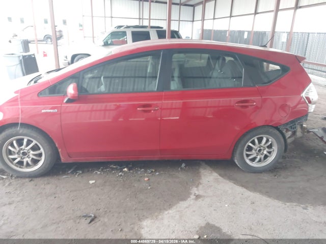 Продажа на аукционе авто 2012 Toyota Prius V Three, vin: JTDZN3EU4C3114043, номер лота: 44869729