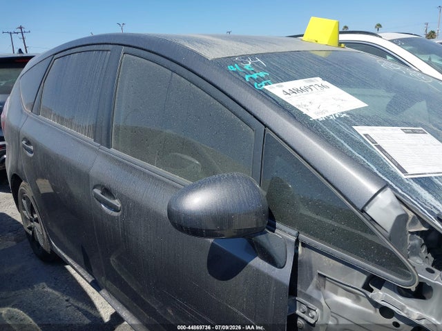 Toyota Prius V Three 2015 JTDZN3EU6FJ020651 Image 14