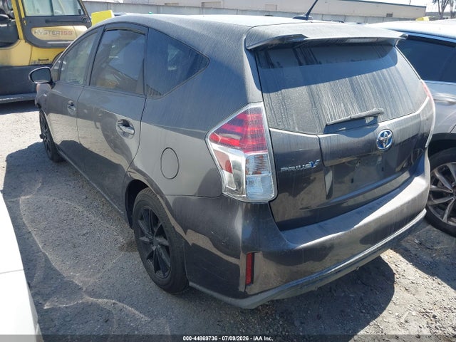 Toyota Prius V Three 2015 JTDZN3EU6FJ020651 Image 3