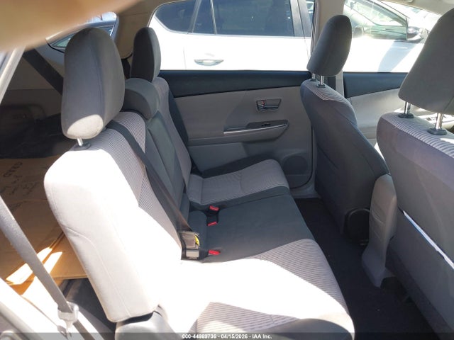Toyota Prius V Three 2015 JTDZN3EU6FJ020651 Image 8