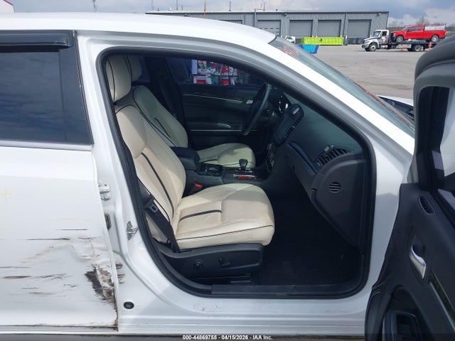 44869755 :رقم المزاد ، 2C3CCAAG4DH697653 vin ، 2013 Chrysler 300 Motown مزاد بيع