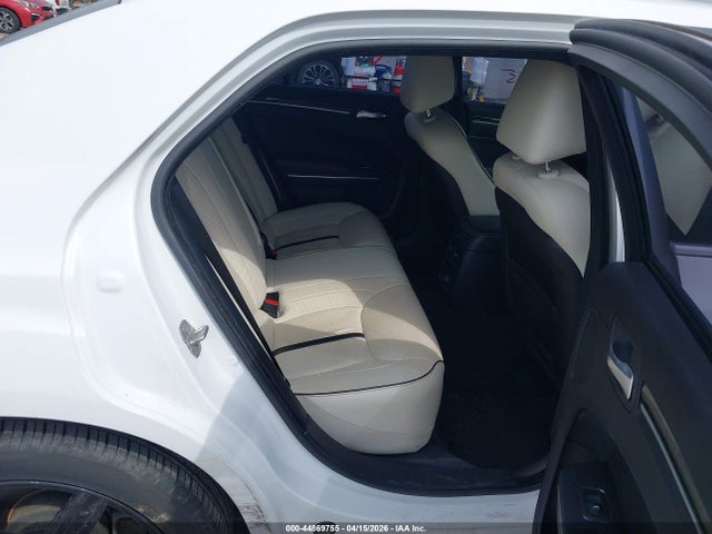 44869755 :رقم المزاد ، 2C3CCAAG4DH697653 vin ، 2013 Chrysler 300 Motown مزاد بيع
