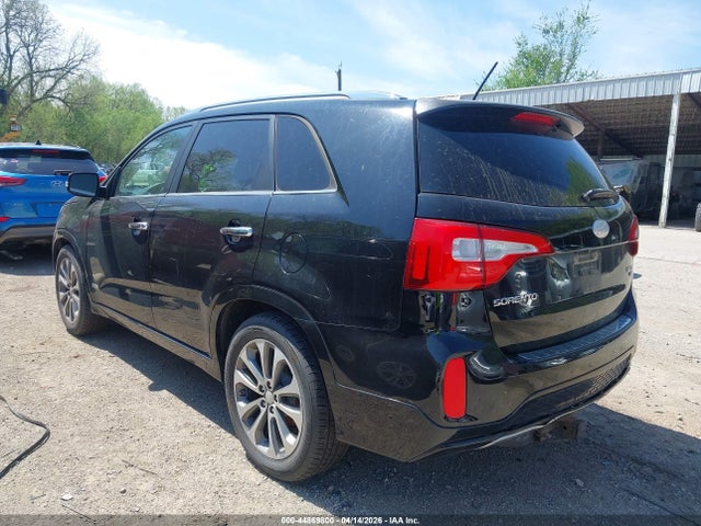 2015 KIA SORENTO 5XYKWDA73FG556591 Photo 2