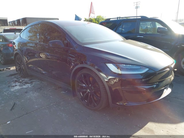 2022 Tesla Model X Plaid Tri Motor All-wheel Drive მანქანა იყიდება აუქციონზე, vin: 7SAXCBE67NF333967, აუქციონის ნომერი: 44869840