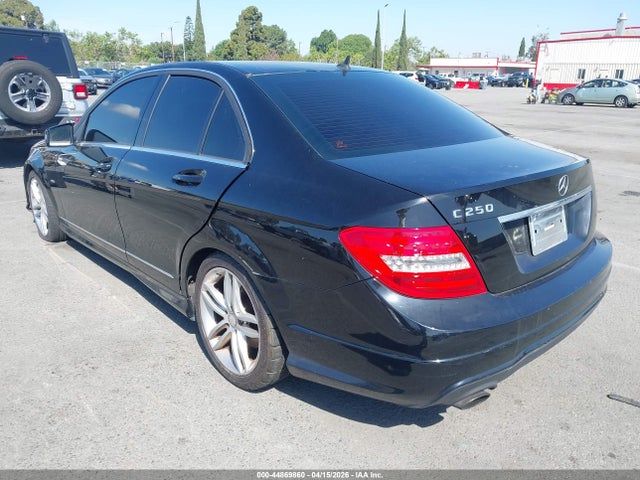Aukcja sprzedaży 2012 Mercedes-benz C 250 Sport, vin: WDDGF4HB1CR227679, numer aukcji: 44869860